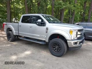 ✅ 2017 Ford F-250 Lariat • VIN: 1FT7W2BT7HEC06656 • Lot: 42826452. Wystawiony na IAAI z przebiegiem 123 947 mil. Bezpłatny archiwum sprzedaży aukcyjnych z USA i szczegółowy raport historii pojazdu na DreamBid. Zdjęcie 1.