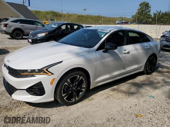 ✅ 2024 Kia K5 GT-Line • VIN: 5XXG64J25RG247496 • Lot: 71595165. Wystawiony na Copart z przebiegiem 7 773 mil. Bezpłatny archiwum sprzedaży aukcyjnych z USA i szczegółowy raport historii pojazdu na DreamBid. Zdjęcie 1.