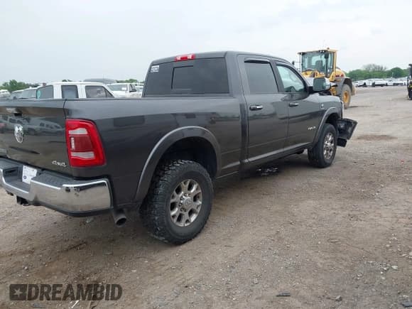 ✅ 2021 Ram 2500 Laramie • VIN: 3C6UR5FL7MG612467 • Lot: 42046604. Wystawiony na IAAI z przebiegiem 134 415 mil. Bezpłatny archiwum sprzedaży aukcyjnych z USA i szczegółowy raport historii pojazdu na DreamBid. Zdjęcie 4.