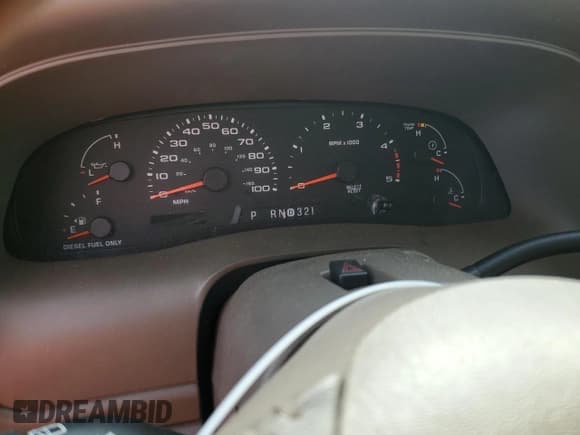 ✅ 2003 Ford Excursion Limited • VIN: 1FMNU42PX3EC17649 • Lot: 76694864. Wystawiony na Copart z przebiegiem Nie podano. Bezpłatny archiwum sprzedaży aukcyjnych z USA i szczegółowy raport historii pojazdu na DreamBid. Zdjęcie 9.