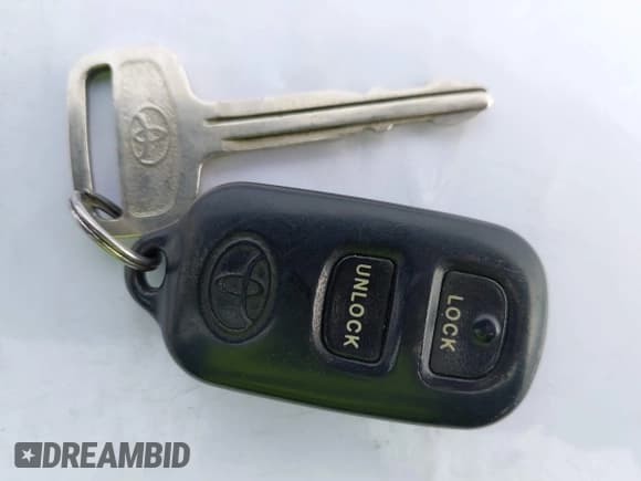 ✅ 2000 Toyota Sienna LE • VIN: 4T3ZF13C0YU238438 • Lot: 43619973. Listed on IAAI with 148,471 mi. Free auction sales archive from the USA and detailed vehicle history report at DreamBid. Image 11.