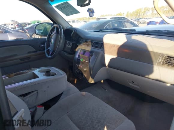 ✅ 2007 Chevrolet Suburban LT • VIN: 3GNFC16J07G102869 • Lot: 41428031. Listed on IAAI with Not provided. Free auction sales archive from the USA and detailed vehicle history report at DreamBid. Image 5.