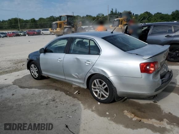 ✅ 2007 Volkswagen Jetta Wolfsburg Edition • VIN: 3VWEF71K47M181850 • Лот: 66473035. Опубликован ранее на Copart с пробегом 253 842 миль. Бесплатный доступ к архиву аукционных продаж из США и подробный отчёт об истории автомобиля на DreamBid. Изображение 2.