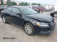 ✅ 2012 Volkswagen Passat S • VIN: 1VWAP7A31CC086856 • Lot: 42504779. Wystawiony na IAAI z przebiegiem 237 391 mil. Bezpłatny archiwum sprzedaży aukcyjnych z USA i szczegółowy raport historii pojazdu na DreamBid. Zdjęcie 1.