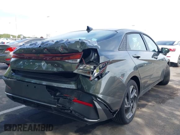 ✅ 2025 Hyundai Elantra SEL Sport • VIN: KMHLM4DG7SU917086 • Lot: 43175408. Listed on IAAI with 4,175 mi. Free auction sales archive from the USA and detailed vehicle history report at DreamBid. Image 4.