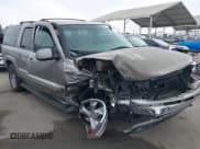 ✅ 2002 Chevrolet Suburban LS • VIN: 1GNEC16T02J206251 • Lot: 42732097. Wystawiony na IAAI z przebiegiem 276 973 mil. Bezpłatny archiwum sprzedaży aukcyjnych z USA i szczegółowy raport historii pojazdu na DreamBid. Zdjęcie 1.