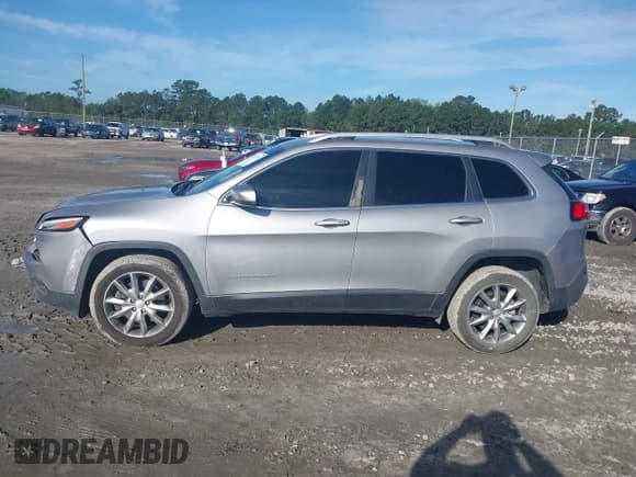✅ 2018 Jeep Cherokee Limited • VIN: 1C4PJLDB9JD565897 • Lot: 43402784. Wystawiony na IAAI z przebiegiem 147 577 mil. Bezpłatny archiwum sprzedaży aukcyjnych z USA i szczegółowy raport historii pojazdu na DreamBid. Zdjęcie 14.