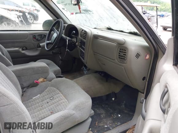 ✅ 1999 Chevrolet S-10 • VIN: 1GCCS1442X8159401 • Лот: 42531791. Опубликован ранее на IAAI с пробегом Не указан. Бесплатный доступ к архиву аукционных продаж из США и подробный отчёт об истории автомобиля на DreamBid. Изображение 5.