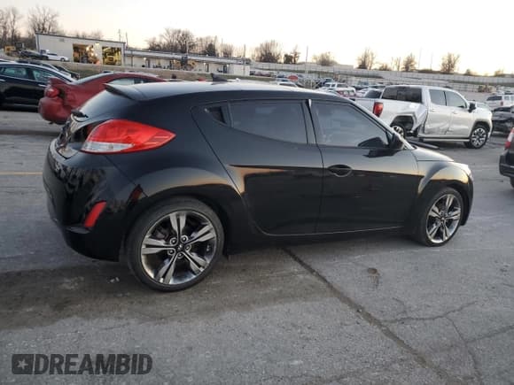 ✅ 2017 Hyundai Veloster • VIN: KMHTC6AD9HU320846 • Lot: 81773764. Wystawiony na Copart z przebiegiem 50 669 mil. Bezpłatny archiwum sprzedaży aukcyjnych z USA i szczegółowy raport historii pojazdu na DreamBid. Zdjęcie 3.