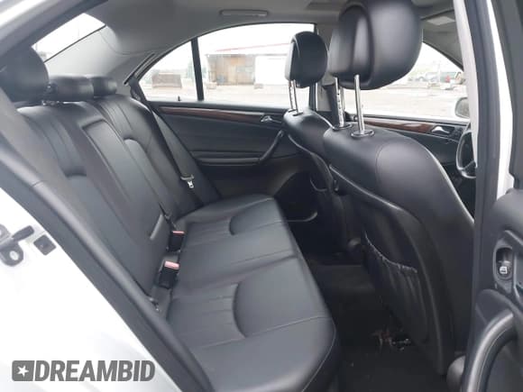 ✅ 2007 Mercedes-Benz C 280 Luxury • VIN: WDBRF92HX7F893720 • Lot: 41955610. Wystawiony na IAAI z przebiegiem 156 510 mil. Bezpłatny archiwum sprzedaży aukcyjnych z USA i szczegółowy raport historii pojazdu na DreamBid. Zdjęcie 8.