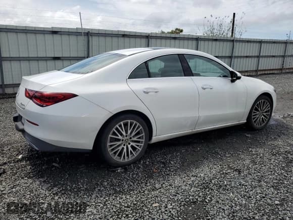 ✅ 2021 Mercedes-Benz CLA 250 • VIN: W1K5J4HB6MN191325 • Lot: 57338675. Listed on Copart with 32,310 mi. Free auction sales archive from the USA and detailed vehicle history report at DreamBid. Image 3.
