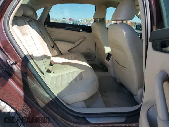 ✅ 2014 Volkswagen Passat SEL Premium • VIN: 1VWCN7A39EC060586 • Lot: 81968855. Listed on Copart with 154,082 mi. Free auction sales archive from the USA and detailed vehicle history report at DreamBid. Image 11.