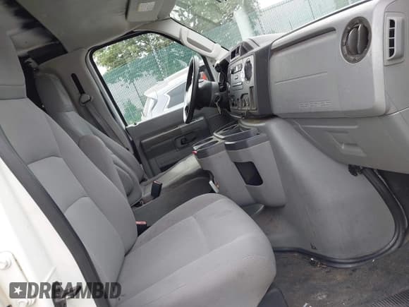 ✅ 2009 Ford Econoline Cargo Commercial • VIN: 1FTNE24W09DA34138 • Lot: 42778662. Listed on IAAI with 101,213 mi. Free auction sales archive from the USA and detailed vehicle history report at DreamBid. Image 5.