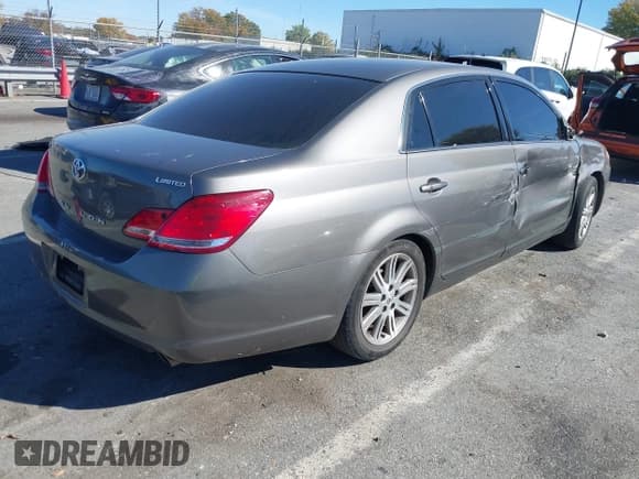 ✅ 2007 Toyota Avalon XLS • VIN: 4T1BK36B17U183565 • Лот: 43611182. Опубликован ранее на IAAI с пробегом 207 701 миль. Бесплатный доступ к архиву аукционных продаж из США и подробный отчёт об истории автомобиля на DreamBid. Изображение 4.