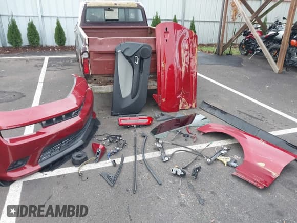 ✅ 2015 Chevrolet Camaro LS • VIN: 2G1FA1E30F9177672 • Lot: 40694196. Wystawiony na IAAI z przebiegiem 113 535 mil. Bezpłatny archiwum sprzedaży aukcyjnych z USA i szczegółowy raport historii pojazdu na DreamBid. Zdjęcie 18.