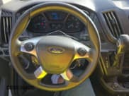 ✅ 2019 Ford Transit • VIN: 1FTYE1YMXKKB86963 • Lot: 43926074. Wystawiony na IAAI z przebiegiem 114 446 mil. Bezpłatny archiwum sprzedaży aukcyjnych z USA i szczegółowy raport historii pojazdu na DreamBid. Zdjęcie 5.