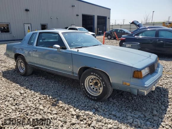 ✅ 1987 Oldsmobile Cutlass Supreme • VIN: 1G3GM11YXHP306347 • Lot: 66861025. Wystawiony na Copart z przebiegiem 50 957 mil. Bezpłatny archiwum sprzedaży aukcyjnych z USA i szczegółowy raport historii pojazdu na DreamBid. Zdjęcie 4.