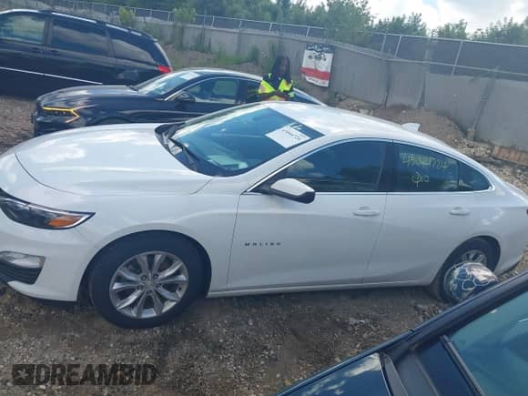 2020 Chevrolet Malibu LT with VIN 1G1ZD5ST6LF029626, listed as a IAAI auction lot 43044724 with 92,413 mi miles and . Bid and sale history available at DreamBid. Image 14.