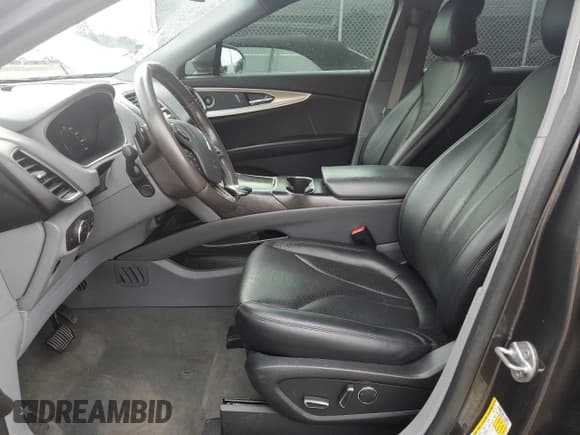 ✅ 2017 Lincoln MKX Select • VIN: 2LMPJ6KP1HBL48487 • Лот: 65281845. Опубликован ранее на Copart с пробегом 95 741 миль. Бесплатный доступ к архиву аукционных продаж из США и подробный отчёт об истории автомобиля на DreamBid. Изображение 7.