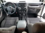 ✅ 2012 Jeep Wrangler Arctic • VIN: 1C4AJWBG3CL169561 • Lot: 65778855. Wystawiony na Copart z przebiegiem 84 401 mil. Bezpłatny archiwum sprzedaży aukcyjnych z USA i szczegółowy raport historii pojazdu na DreamBid. Zdjęcie 8.