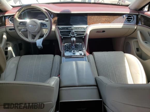 ✅ 2021 Bentley Flying Spur W12 • VIN: SCBBB6ZG9MC084879 • Lot: 54848205. Wystawiony na Copart z przebiegiem Nie podano. Bezpłatny archiwum sprzedaży aukcyjnych z USA i szczegółowy raport historii pojazdu na DreamBid. Zdjęcie 8.