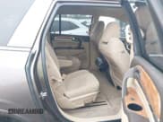 ✅ 2010 Buick Enclave CX • VIN: 5GALRAEDXAJ232333 • Lot: 43586813. Wystawiony na IAAI z przebiegiem 155 389 mil. Bezpłatny archiwum sprzedaży aukcyjnych z USA i szczegółowy raport historii pojazdu na DreamBid. Zdjęcie 8.