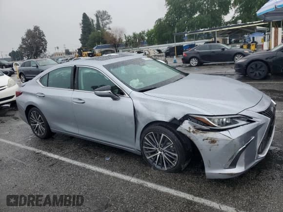 ✅ 2025 Lexus ES 300h • VIN: 58ADA1C1XSU056777 • Lot: 47812285. Wystawiony na Copart z przebiegiem 1 585 mil. Bezpłatny archiwum sprzedaży aukcyjnych z USA i szczegółowy raport historii pojazdu na DreamBid. Zdjęcie 4.