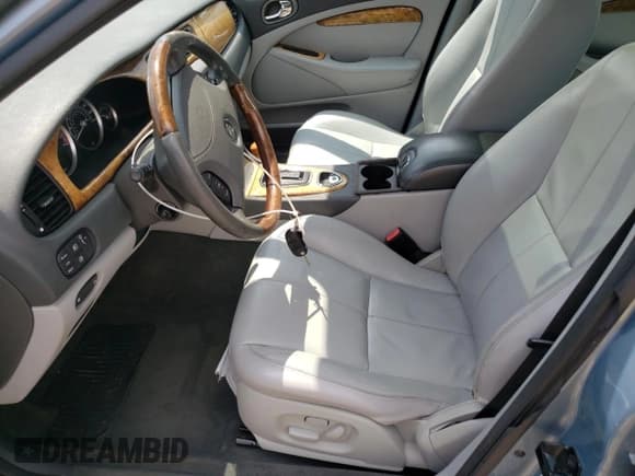 ✅ 2006 Jaguar S-Type 3 • VIN: SAJWA01A56FN59047 • Lot: 68648365. Wystawiony na Copart z przebiegiem 163 204 mil. Bezpłatny archiwum sprzedaży aukcyjnych z USA i szczegółowy raport historii pojazdu na DreamBid. Zdjęcie 7.