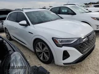 ✅ 2024 Audi Q8 e-tron Premium • VIN: WA14ABGE7RB024447 • Лот: 74483224. Опубликован ранее на Copart с пробегом Не указан. Бесплатный доступ к архиву аукционных продаж из США и подробный отчёт об истории автомобиля на DreamBid. Изображение 4.