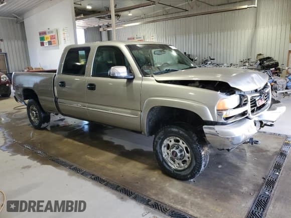 ✅ 2002 GMC Sierra 1500HD SLE • VIN: 1GTGK13U02F170226 • Лот: 76071804. Опубликован ранее на Copart с пробегом 187 996 миль. Бесплатный доступ к архиву аукционных продаж из США и подробный отчёт об истории автомобиля на DreamBid. Изображение 4.