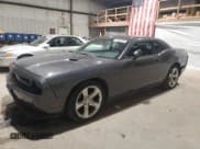 ✅ 2014 Dodge Challenger SXT • VIN: 2C3CDYAG9EH133472 • Lot: 44821425. Wystawiony na Copart z przebiegiem 132 298 mil. Bezpłatny archiwum sprzedaży aukcyjnych z USA i szczegółowy raport historii pojazdu na DreamBid. Zdjęcie 1.