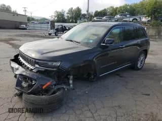 ✅ 2022 Jeep Grand Cherokee Summit • VIN: 1C4RJHET3N8551960 • Лот: 70190435. Опубликован ранее на Copart с пробегом 35 217 миль. Бесплатный доступ к архиву аукционных продаж из США и подробный отчёт об истории автомобиля на DreamBid. Изображение 1.