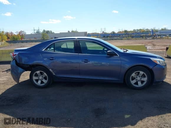 ✅ 2014 Chevrolet Malibu LS • VIN: 1G11B5SL5EF105651 • Lot: 43525247. Listed on IAAI with 124,345 mi miles. Access the free auction sales archive from the USA and view a detailed vehicle history report at DreamBid. Image 13.