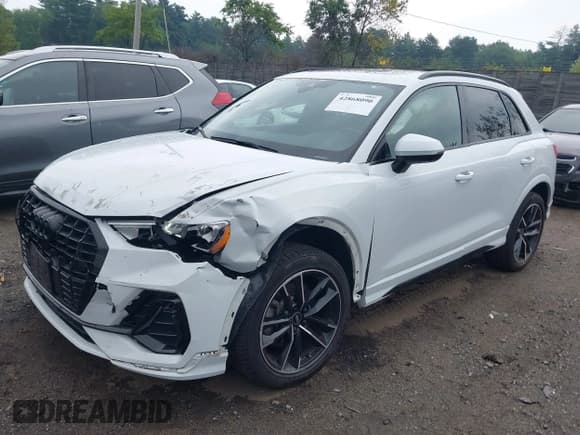 ✅ 2021 Audi Q3 S line Premium • VIN: WA1DECF36M1132728 • Lot: 42868090. Wystawiony na IAAI z przebiegiem 64 476 mil. Bezpłatny archiwum sprzedaży aukcyjnych z USA i szczegółowy raport historii pojazdu na DreamBid. Zdjęcie 2.