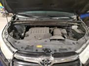 ✅ 2014 Toyota Highlander LE Plus • VIN: 5TDBKRFH7ES052637 • Lot: 91619655. Wystawiony na Copart z przebiegiem 211 184 mil. Bezpłatny archiwum sprzedaży aukcyjnych z USA i szczegółowy raport historii pojazdu na DreamBid. Zdjęcie 12.