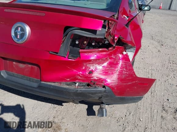 ✅ 2011 Ford Mustang V6 • VIN: 1ZVBP8AM4B5114039 • Lot: 43470230. Listed on IAAI with 94,967 mi. Free auction sales archive from the USA and detailed vehicle history report at DreamBid. Image 6.