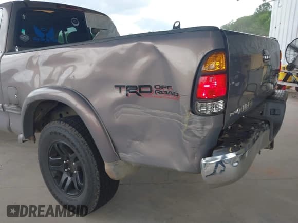 ✅ 2002 Toyota Tundra Limited • VIN: 5TBRT38172S234139 • Lot: 42156288. Listed on IAAI with 267,527 mi. Free auction sales archive from the USA and detailed vehicle history report at DreamBid. Image 6.