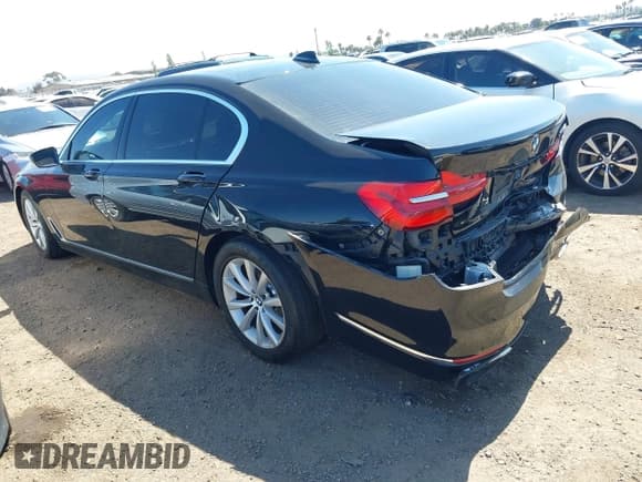 ✅ 2019 BMW 7 Series 740i • VIN: WBA7E2C50KB216826 • Lot: 39659011. Listed on IAAI with Not provided. Free auction sales archive from the USA and detailed vehicle history report at DreamBid. Image 3.
