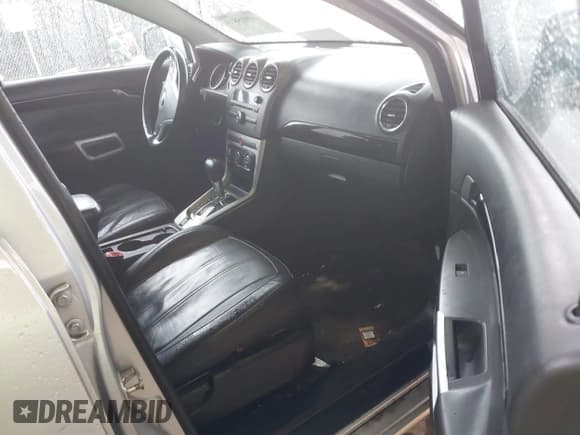 ✅ 2014 Chevrolet Captiva Sport LTZ • VIN: 3GNAL4EK3ES524098 • Lot: 40915873. Wystawiony na IAAI z przebiegiem 185 104 mil. Bezpłatny archiwum sprzedaży aukcyjnych z USA i szczegółowy raport historii pojazdu na DreamBid. Zdjęcie 5.