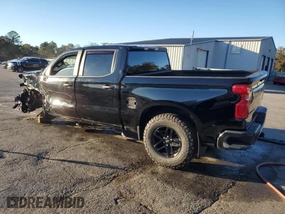 ✅ 2019 Chevrolet Silverado 1500 Custom Trail Boss • VIN: 3GCPYCEF8KG205103 • Lot: 92274205. Wystawiony na Copart z przebiegiem 104 622 mil. Bezpłatny archiwum sprzedaży aukcyjnych z USA i szczegółowy raport historii pojazdu na DreamBid. Zdjęcie 2.