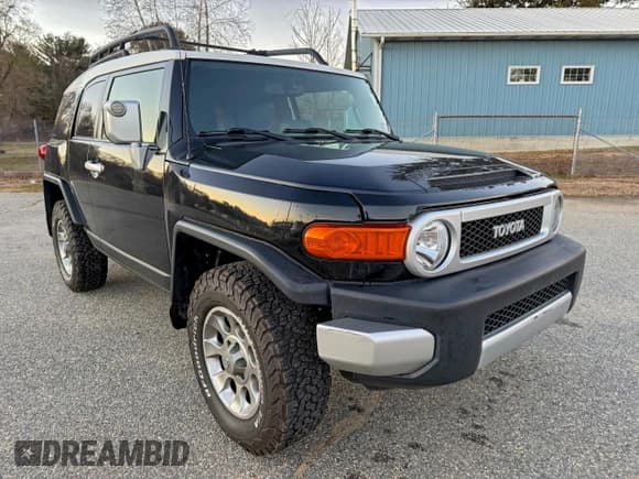 ✅ 2013 Toyota FJ Cruiser • VIN: JTEBU4BF5DK159804 • Лот: 93991055. Опубликован ранее на Copart с пробегом 258 758 миль. Бесплатный доступ к архиву аукционных продаж из США и подробный отчёт об истории автомобиля на DreamBid. Изображение 2.