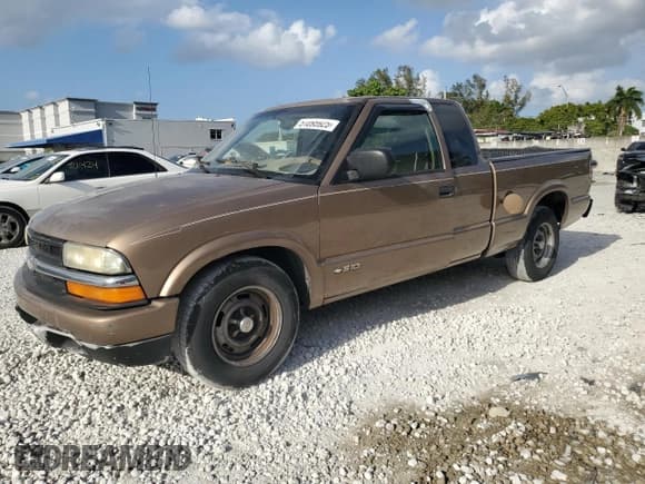 ✅ 2002 Chevrolet S-10 LS • VIN: 1GCCS19W428207631 • Лот: 51095925. Опубликован ранее на Copart с пробегом 232 595 миль. Бесплатный доступ к архиву аукционных продаж из США и подробный отчёт об истории автомобиля на DreamBid. Изображение 1.