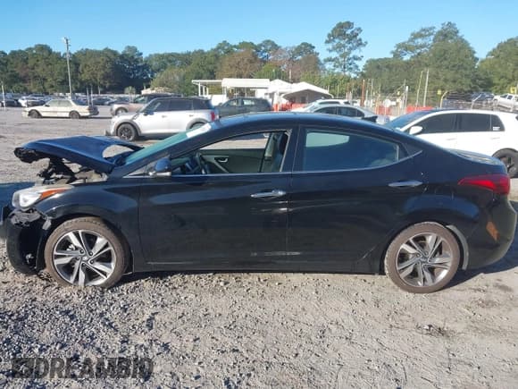 ✅ 2015 Hyundai Elantra SE • VIN: KMHDH4AE2FU433232 • Lot: 43521046. Listed on IAAI with 136,397 mi. Free auction sales archive from the USA and detailed vehicle history report at DreamBid. Image 15.