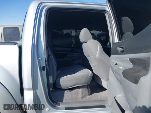 ✅ 2006 Toyota Tacoma PreRunner • VIN: 3TMJU62N46M009388 • Lot: 41561306. Listed on IAAI with 209,295 mi. Free auction sales archive from the USA and detailed vehicle history report at DreamBid. Image 8.