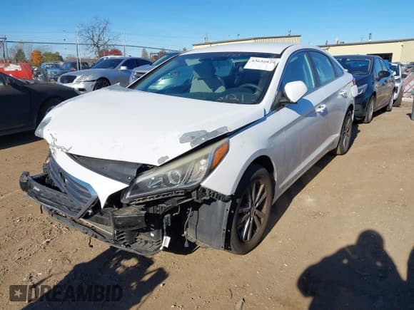 ✅ 2015 Hyundai Sonata SE • VIN: 5NPE24AF5FH233121 • Лот: 43636829. Опубликован ранее на IAAI с пробегом 168 195 миль. Бесплатный доступ к архиву аукционных продаж из США и подробный отчёт об истории автомобиля на DreamBid. Изображение 2.