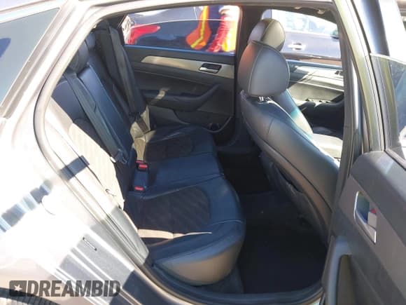 ✅ 2018 Hyundai Sonata Sport Plus • VIN: 5NPE34AF6JH649183 • Lot: 43494170. Listed on IAAI with 117,471 mi. Free auction sales archive from the USA and detailed vehicle history report at DreamBid. Image 8.