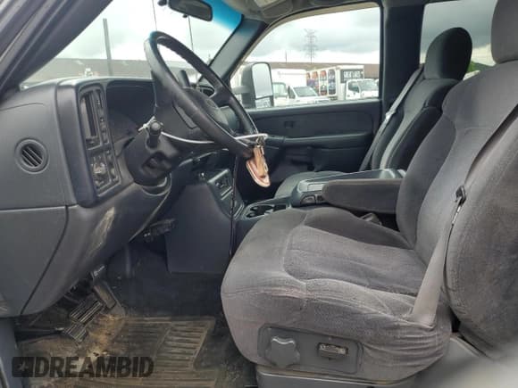 ✅ 2001 Chevrolet Silverado 3500 LS • VIN: 1GCJK39161F125028 • Lot: 58018495. Listed on Copart with 164,770 mi. Free auction sales archive from the USA and detailed vehicle history report at DreamBid. Image 7.