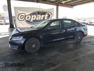 ✅ 2014 Volkswagen Passat S • VIN: 1VWAP7A3XEC011849 • Lot: 71474385. Wystawiony na Copart z przebiegiem 173 316 mil. Bezpłatny archiwum sprzedaży aukcyjnych z USA i szczegółowy raport historii pojazdu na DreamBid. Zdjęcie 1.