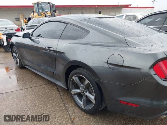 ✅ 2015 Ford Mustang V6 • VIN: 1FA6P8AM3F5355512 • Lot: 43756482. Wystawiony na IAAI z przebiegiem 135 283 mil. Bezpłatny archiwum sprzedaży aukcyjnych z USA i szczegółowy raport historii pojazdu na DreamBid. Zdjęcie 14.