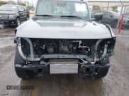 ✅ 2022 Ford Bronco • VIN: 1FMDE5AH2NLB02163 • Lot: 43746223. Wystawiony na IAAI z przebiegiem 34 728 mil. Bezpłatny archiwum sprzedaży aukcyjnych z USA i szczegółowy raport historii pojazdu na DreamBid. Zdjęcie 6.